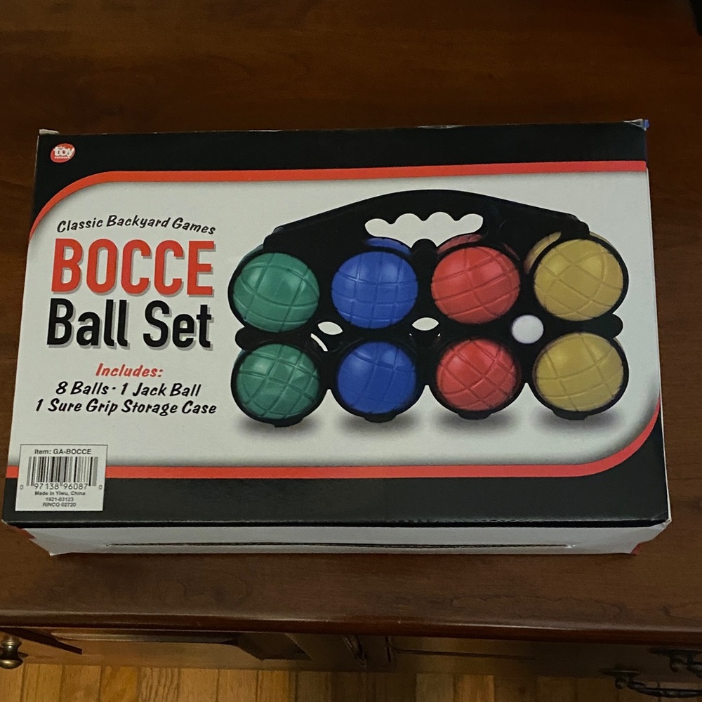 Bocce Ball Set. NWT